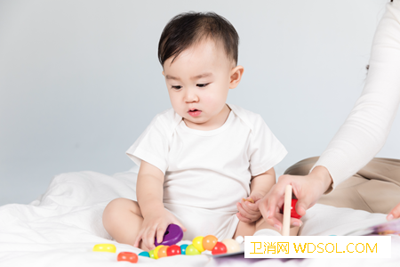 宝宝喝配方奶粉好还是鲜奶好_所需-母乳-奶粉-爸妈-