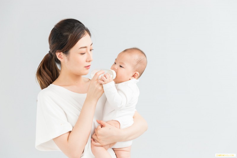 怎么健康的母乳喂养宝宝_还能-母乳-文胸-乳房-