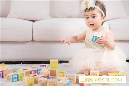 2019年十个月宝宝头围标准是多少_软尺-头发-衣物-依恋-