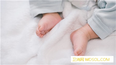 二个月宝宝吃奶量标准_喂养-吃奶-婴儿-宝宝-