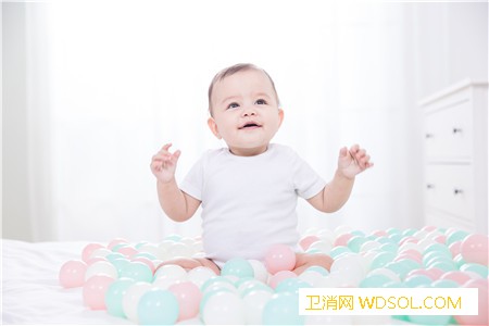 2019年八个月宝宝护理要点_磨牙-母乳-断奶-个月-