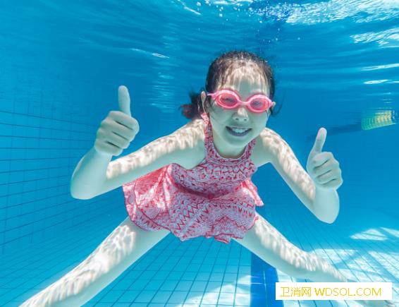 儿童多大适合学游泳小孩子学游泳的最佳年龄_游泳-适合-儿童-孩子-