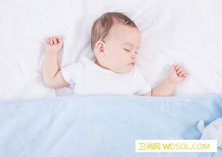 宝宝第一次发烧一般是多大_长牙-月龄-免疫力-所致-