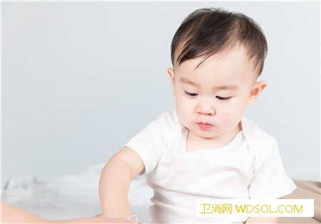 婴儿听力什么时候发育好_声源-个月-婴儿-声音-