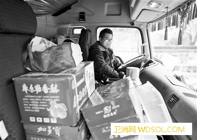 货车司机3000多公里为北京医疗队送物资_清油-医疗队-青山-运抵