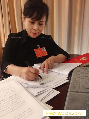 李瑛委员：完善外卖食品行业管理倡导餐桌文明_外卖-餐桌-监管-经营